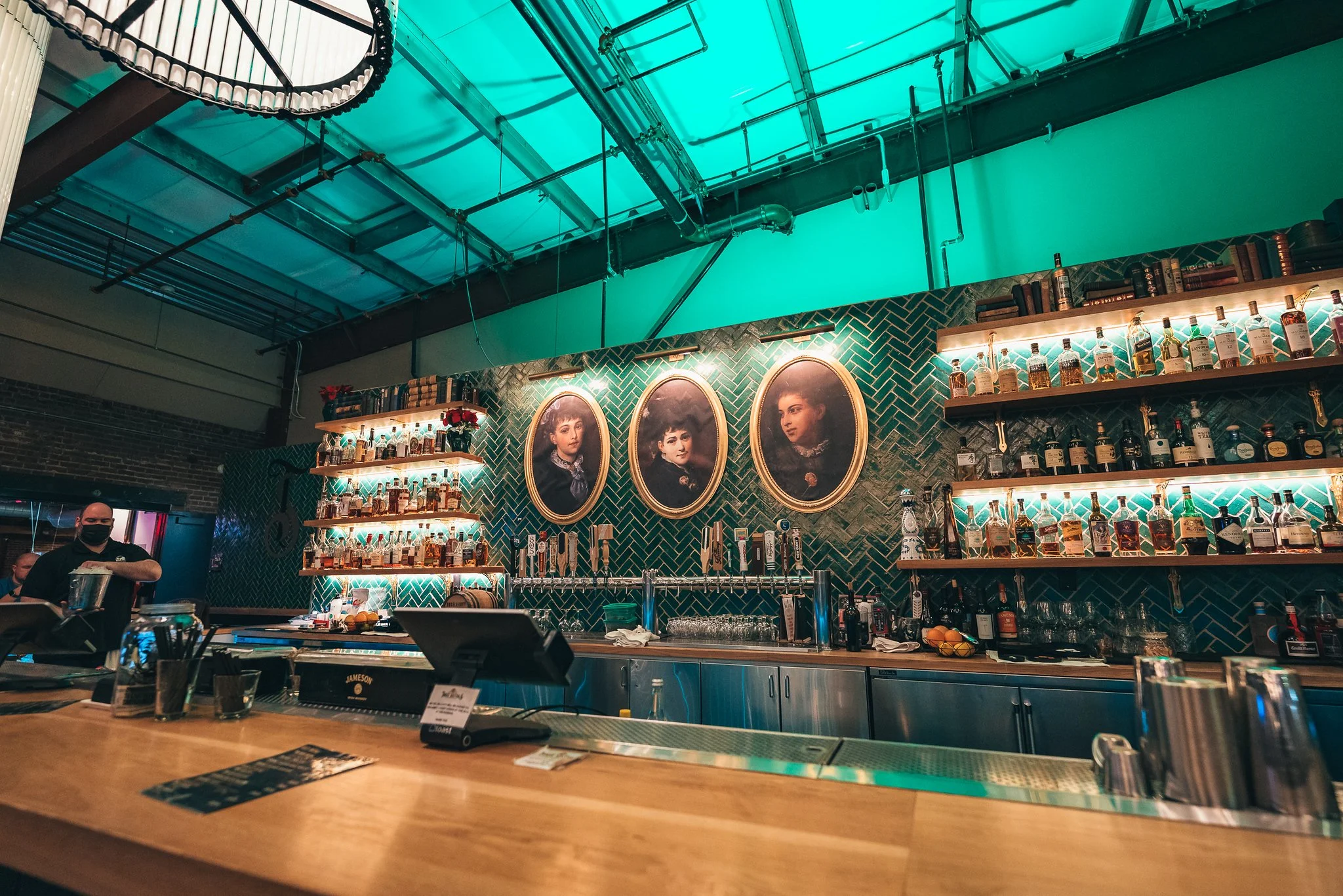 San Pedro Square Market Bars - Alma Tequileria • Market Beer Co. • San Pedro Square Market Bar • Three Sisters