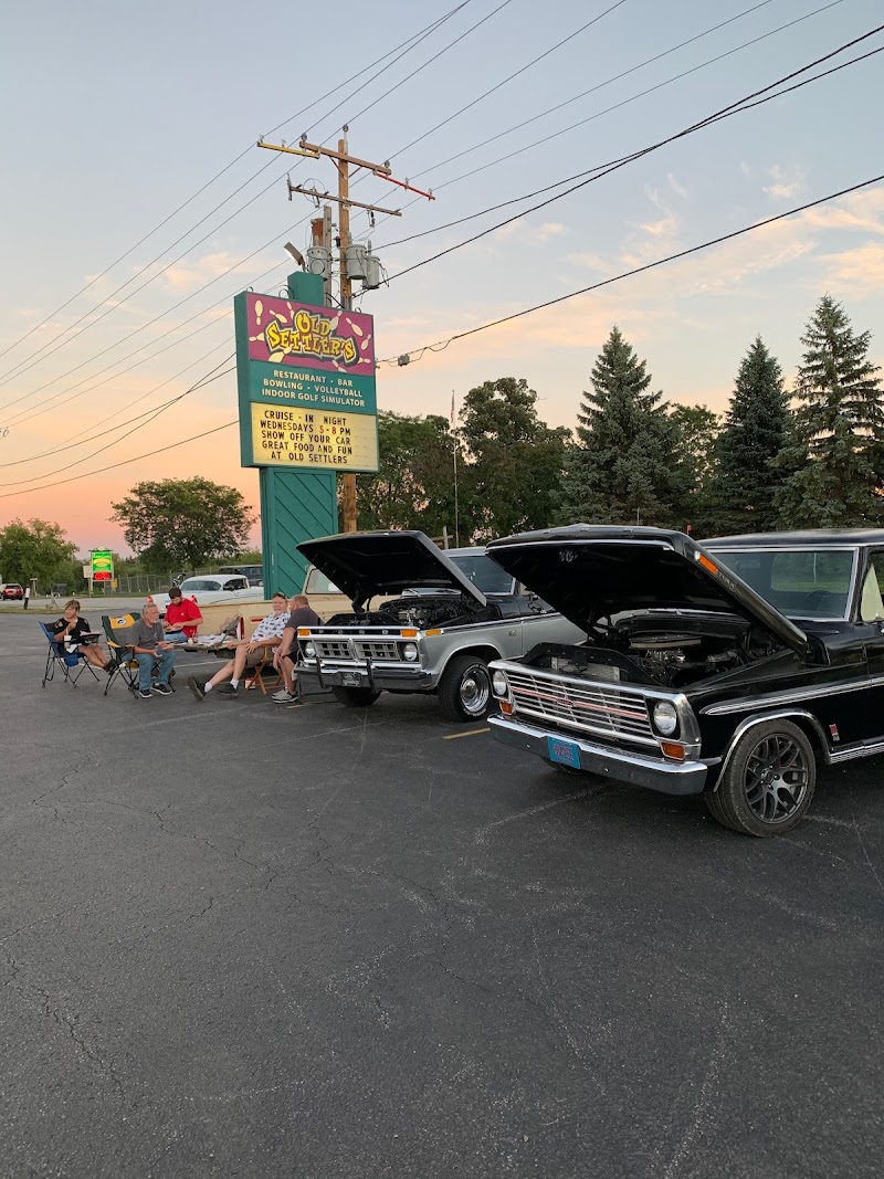 Old Settlers Inn/Bowling Alley