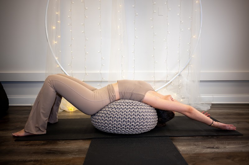 Edge Yoga School & Arts