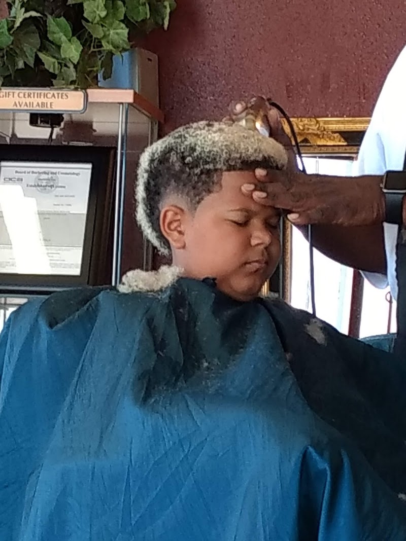 The Gentleman's Room Barbershop