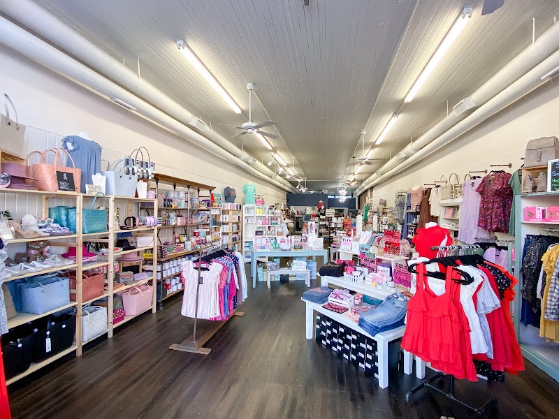 Lyla's: Clothing & Gifts