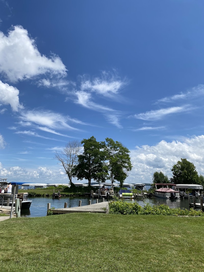 Pierless Boat Rentals