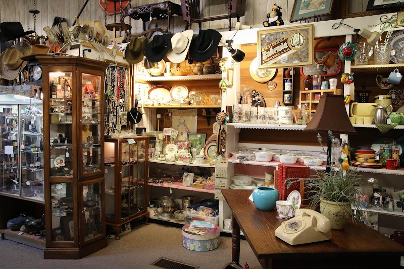 Nellie Lous Antiques