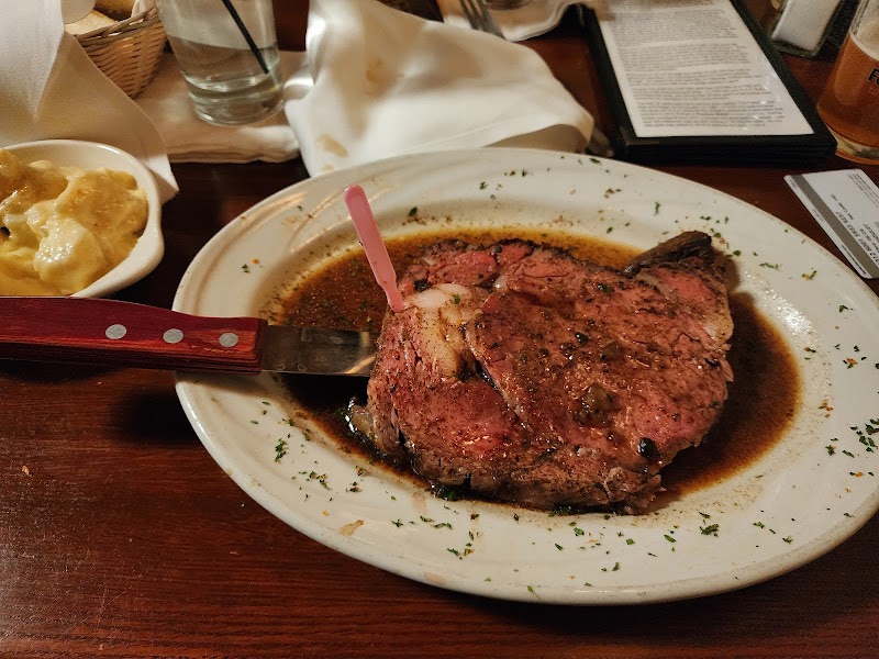 Fenton Hotel Tavern & Grille