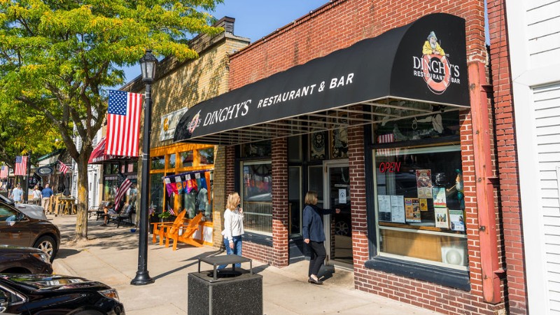 Dinghy's Restaurant & Bar