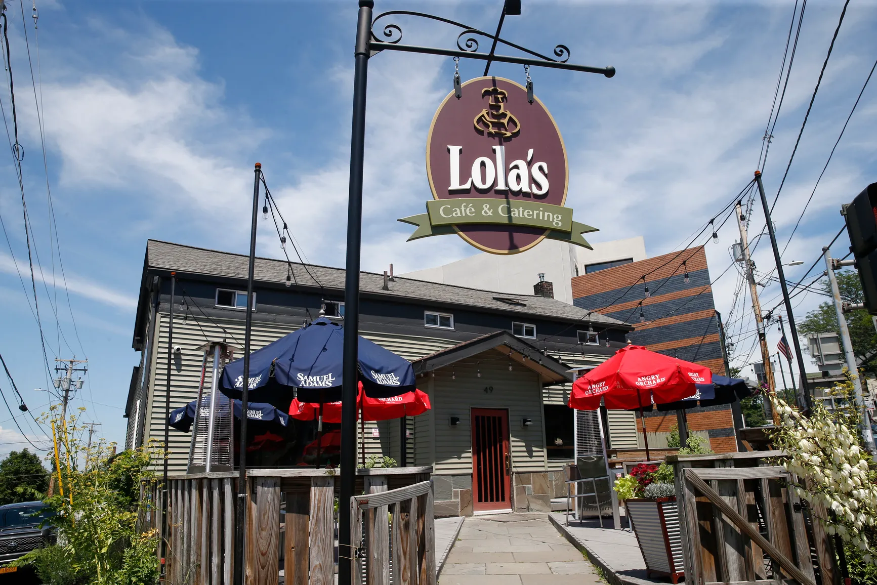 Lola's Cocktails & Kitchen