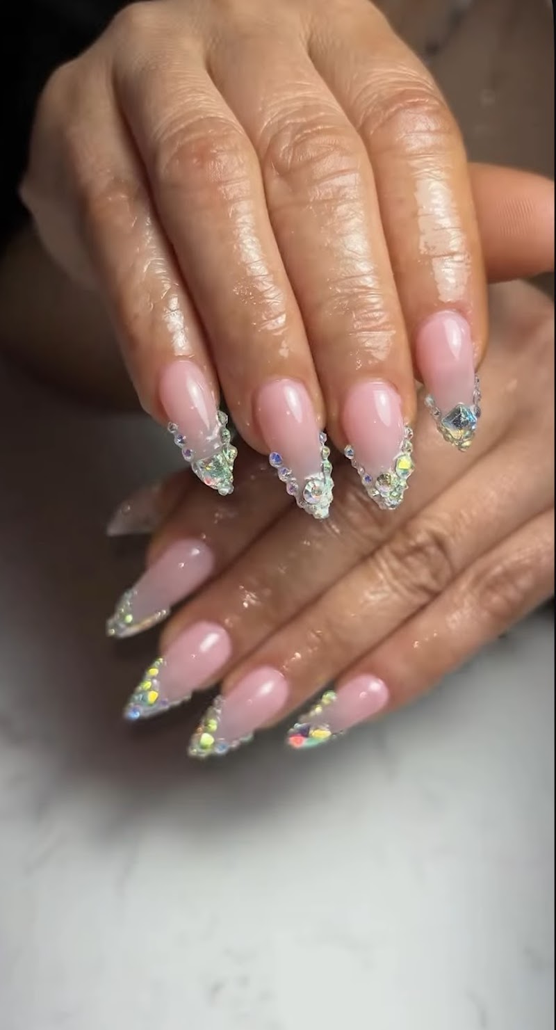 Michelles Beauty Salon Unisex