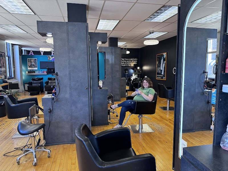 Simple Scissors Salon