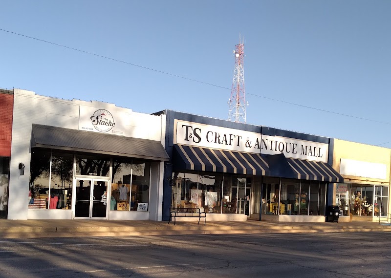 T & S Craft and Antique Mall