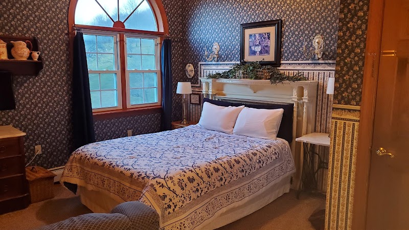 Frosty Hollow Bed and Breakfast