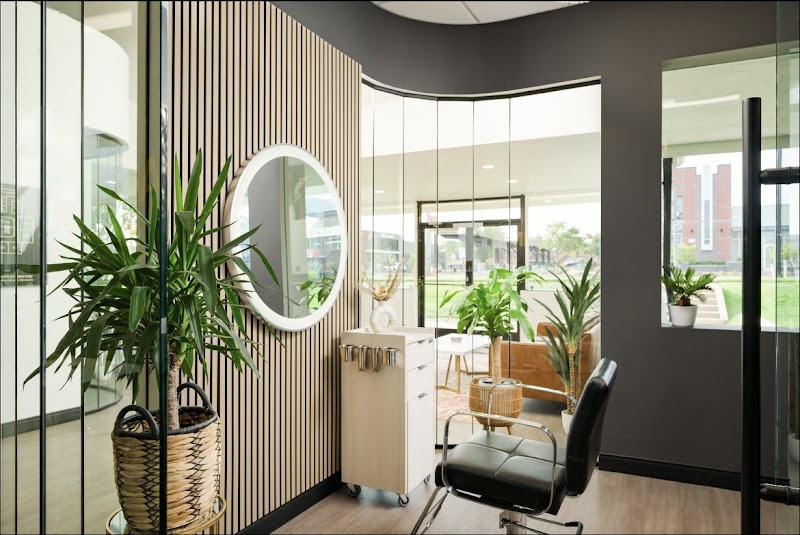 London Hair and Image Studio Dba 1313 a salon