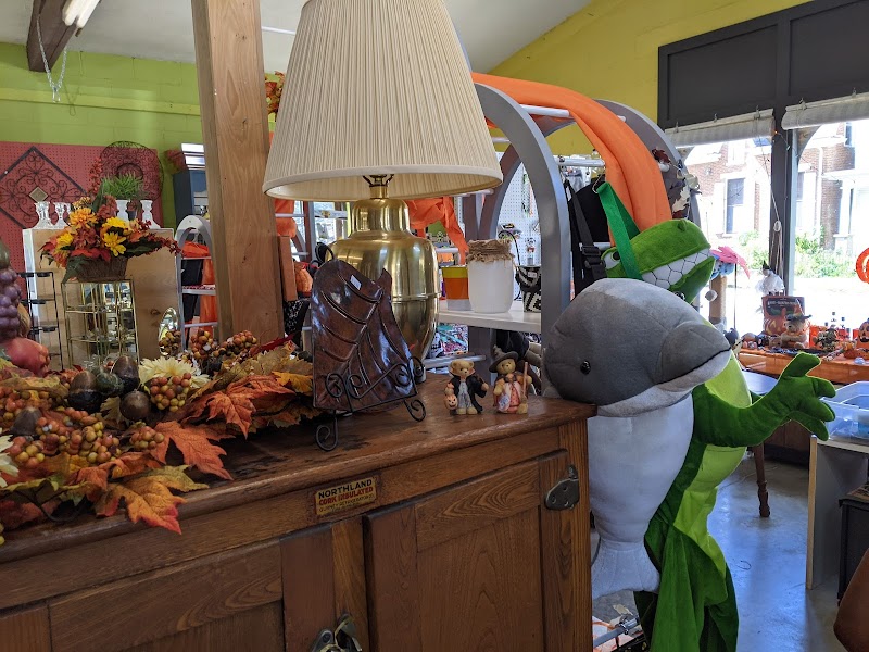 New Leash on Life Thrift Store