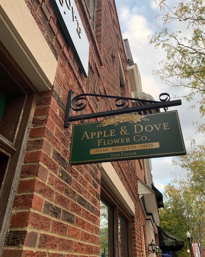 Apple & Dove