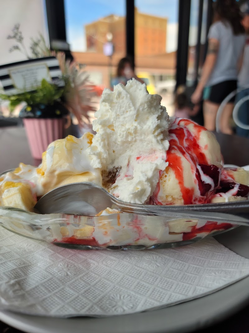 Double Dips Ice Creamery