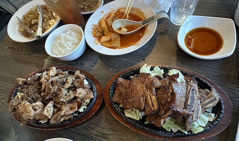 Ahzeetu Korean Bistro