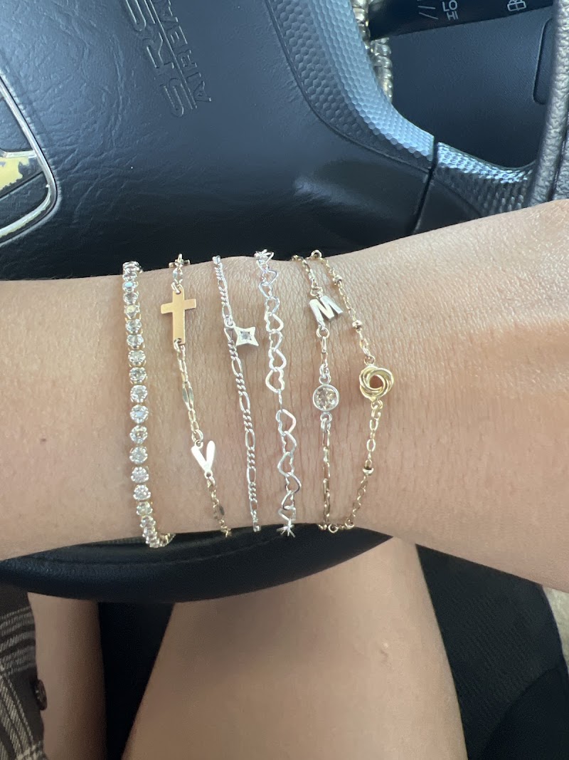 Studio V Microblading 