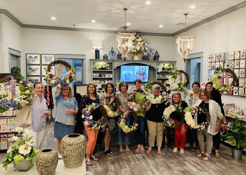 Lary's Florist & Designs