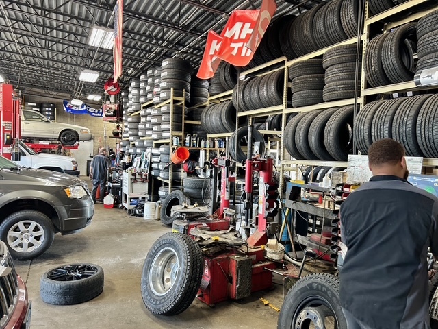 Charlie's Tire Service