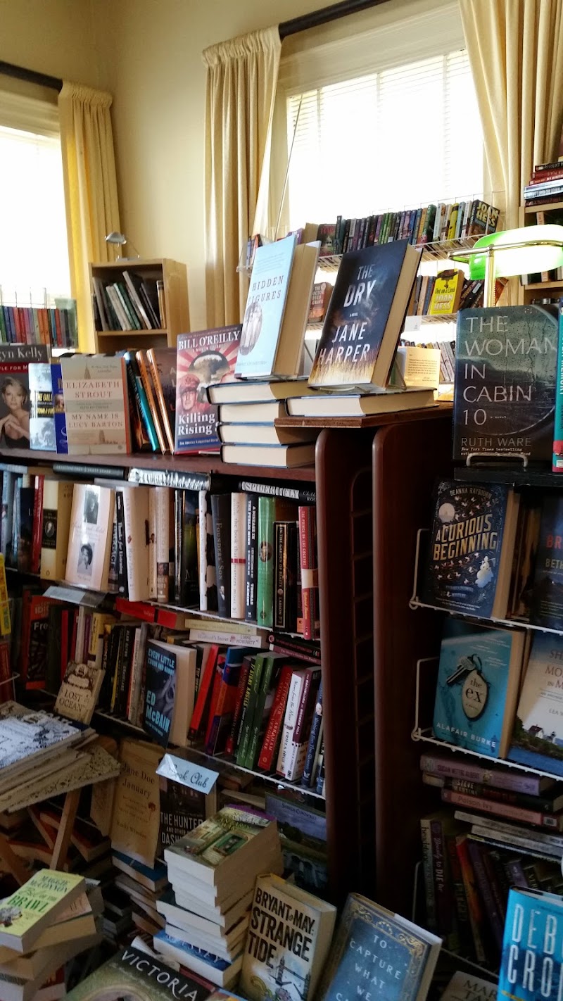 Mystery Loves Company