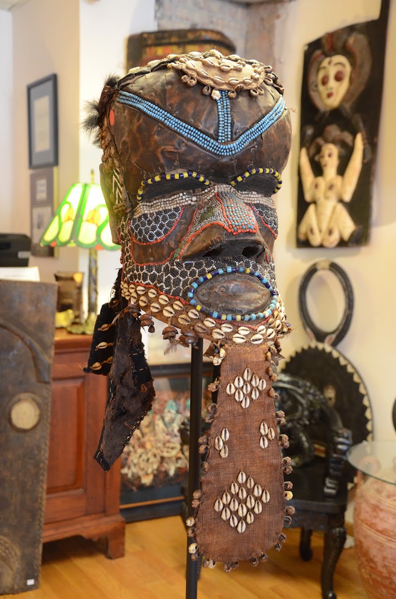 Faie Afrikan Art & Vintage Seller