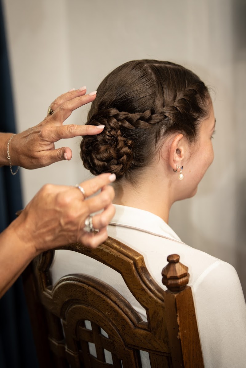 Hey Good Look'n Salon & Spa