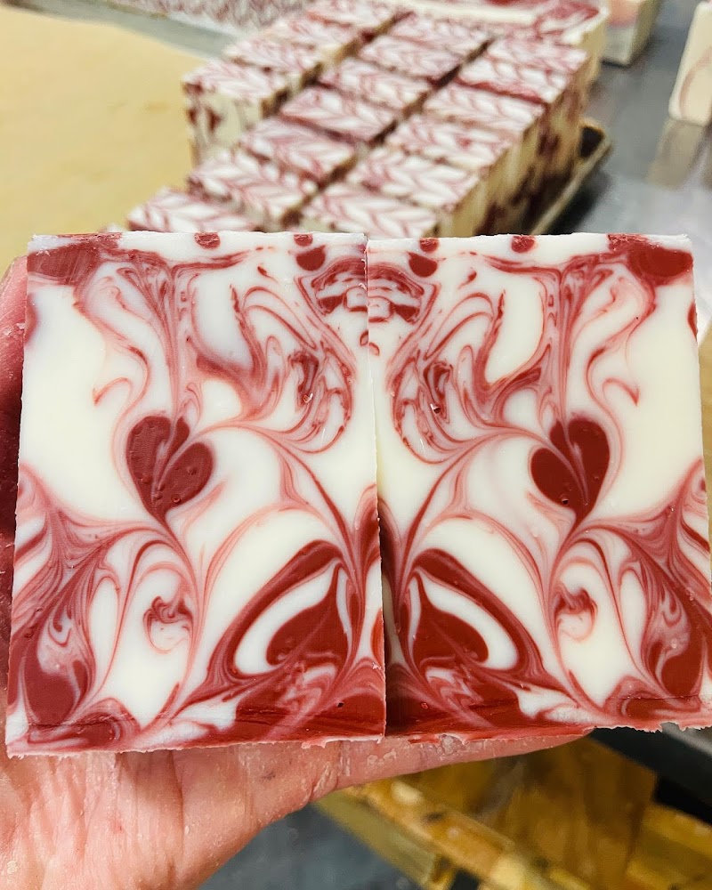 Dancing Bee Market & Studio