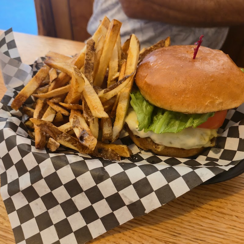 Flappers Bar & Grille