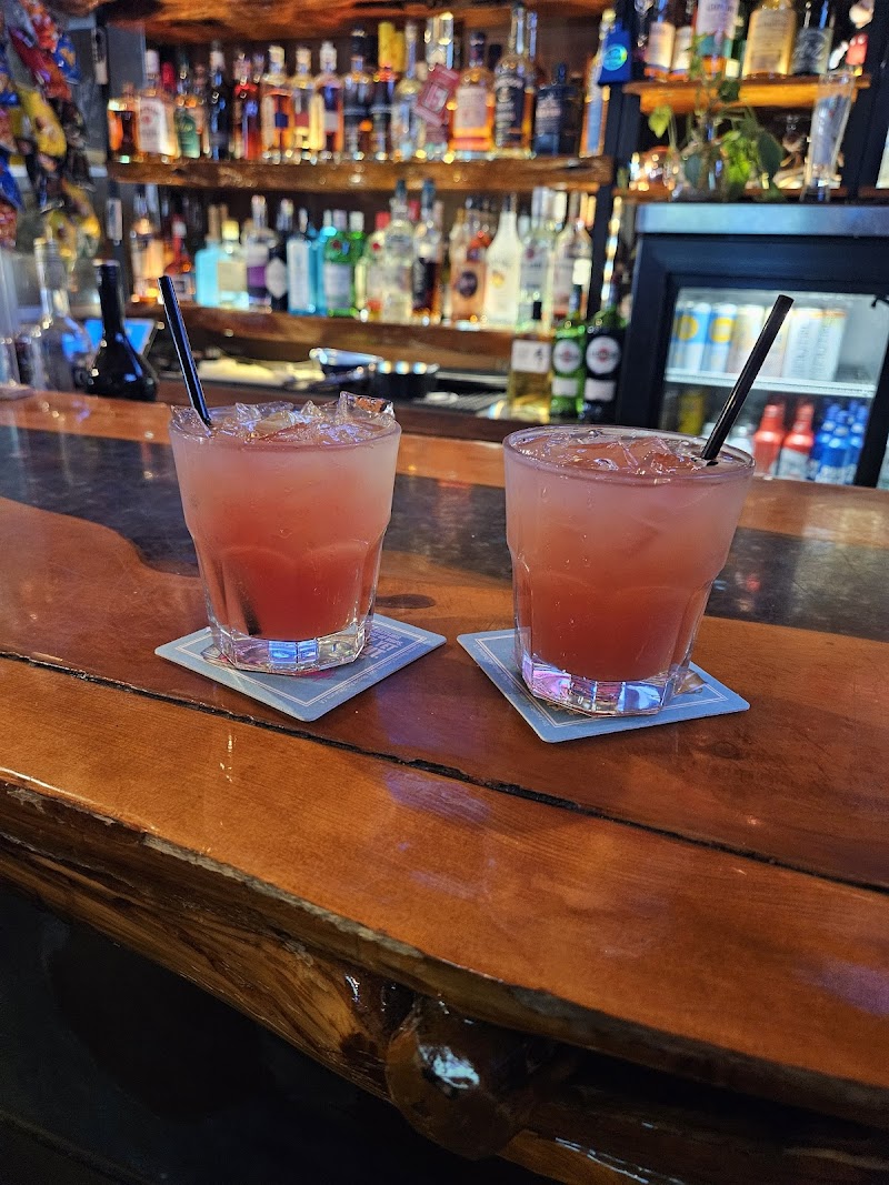 The Turn Bar & Lounge