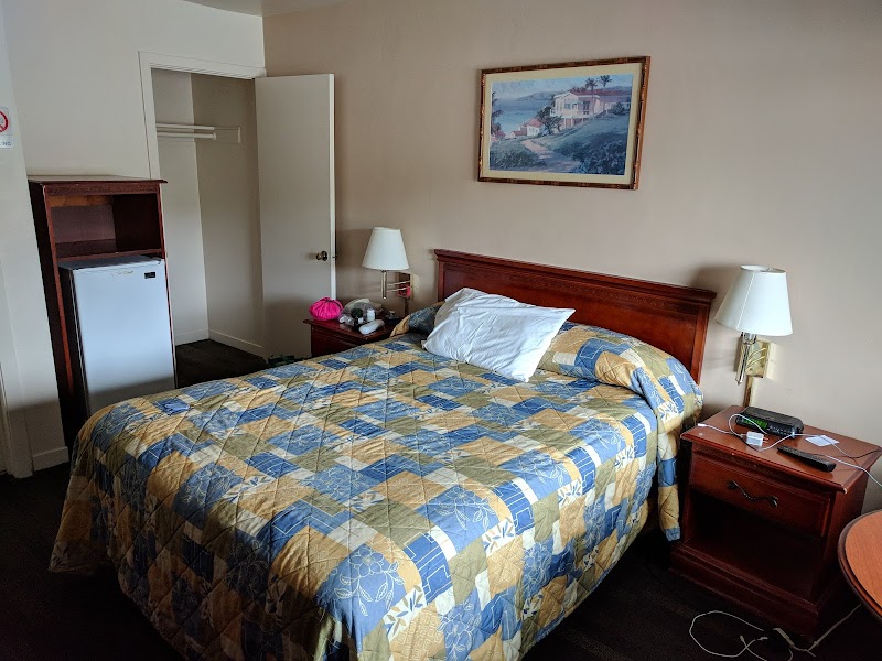 Sea Breeze Motel