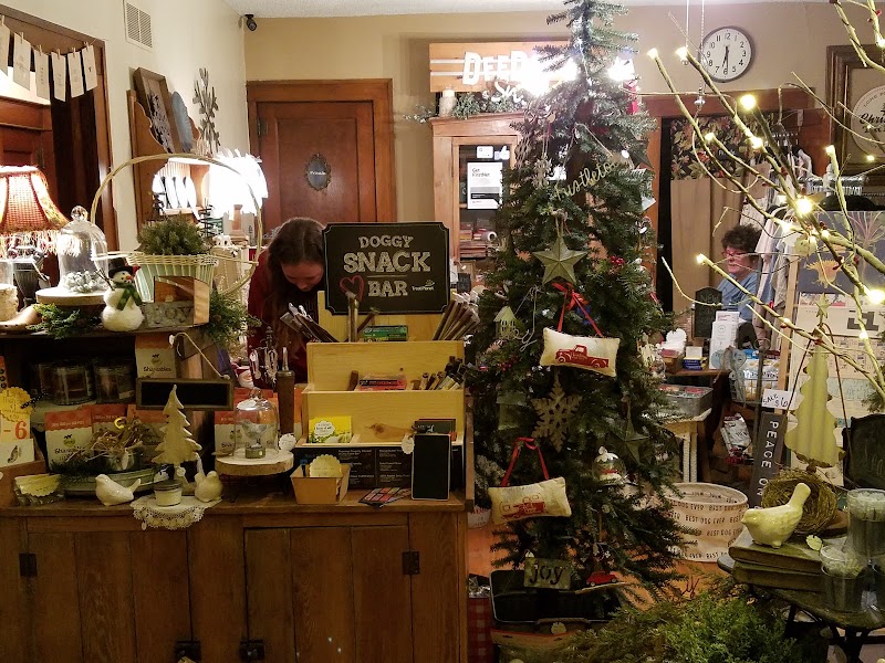 Dee Dee's Jewlery & Vintage Door