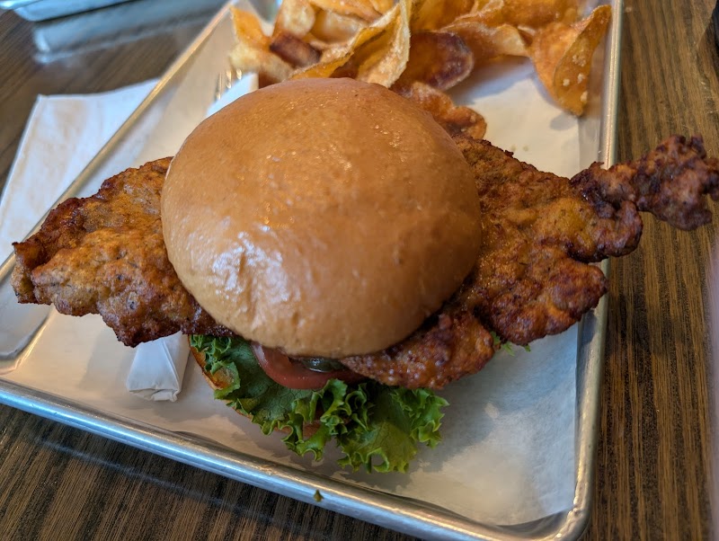 Quinton's Bar & Deli