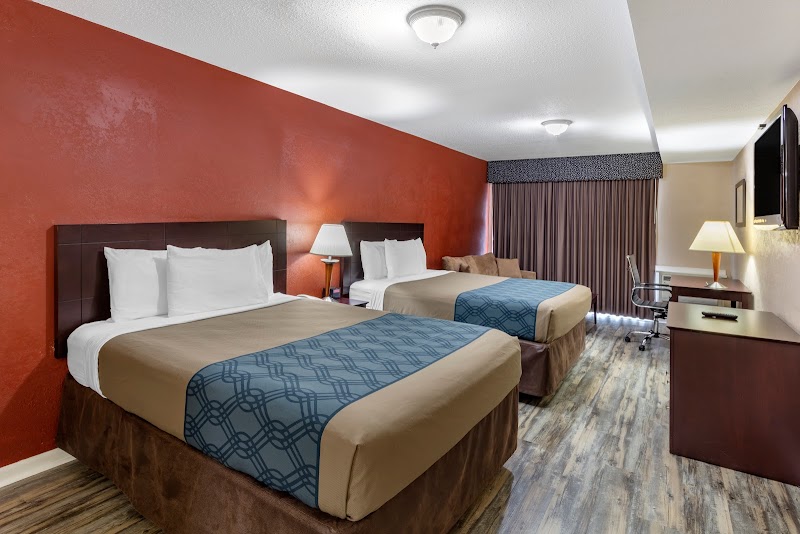Econolodge Inn & Suites