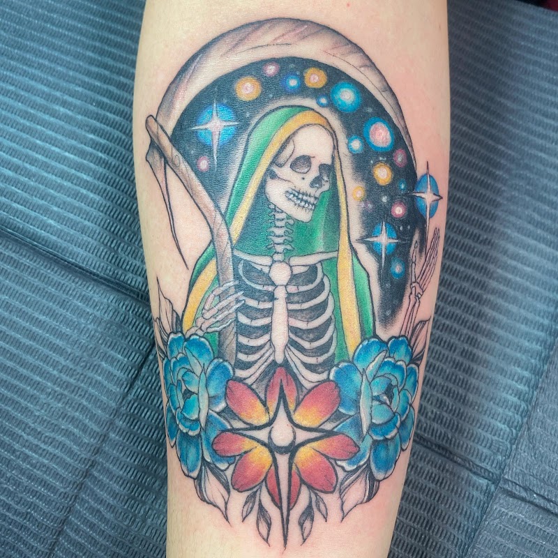 Wolf & Raven Tattoo