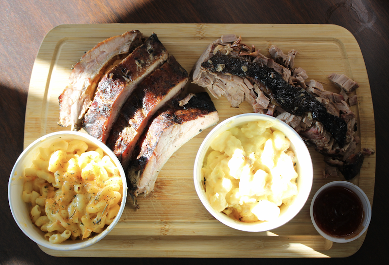 THE SOUTH SMOKIN BBQ