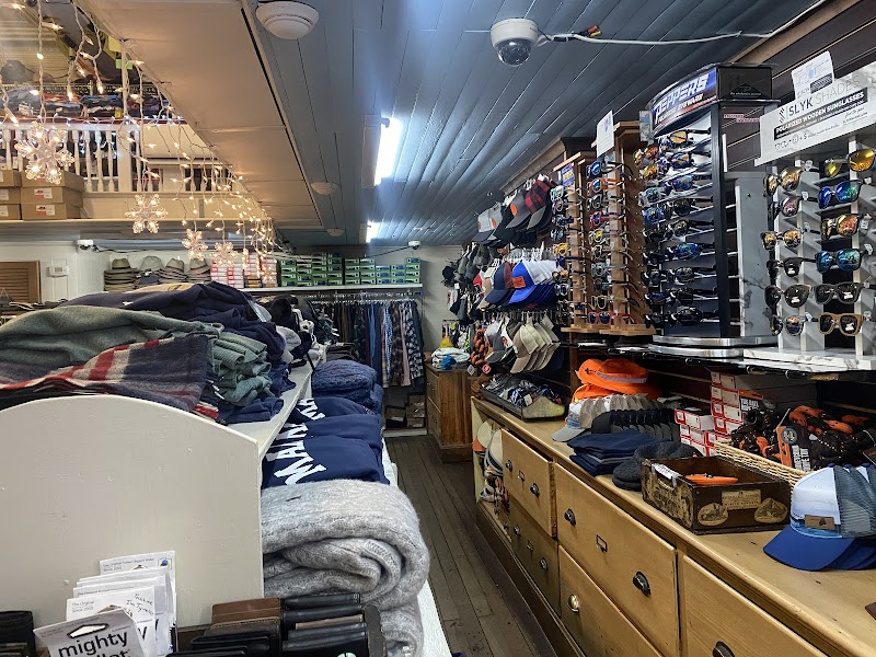 Janson's Clothing Store4 Commercial St