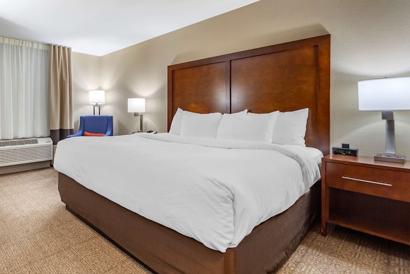 Comfort Inn & Suites