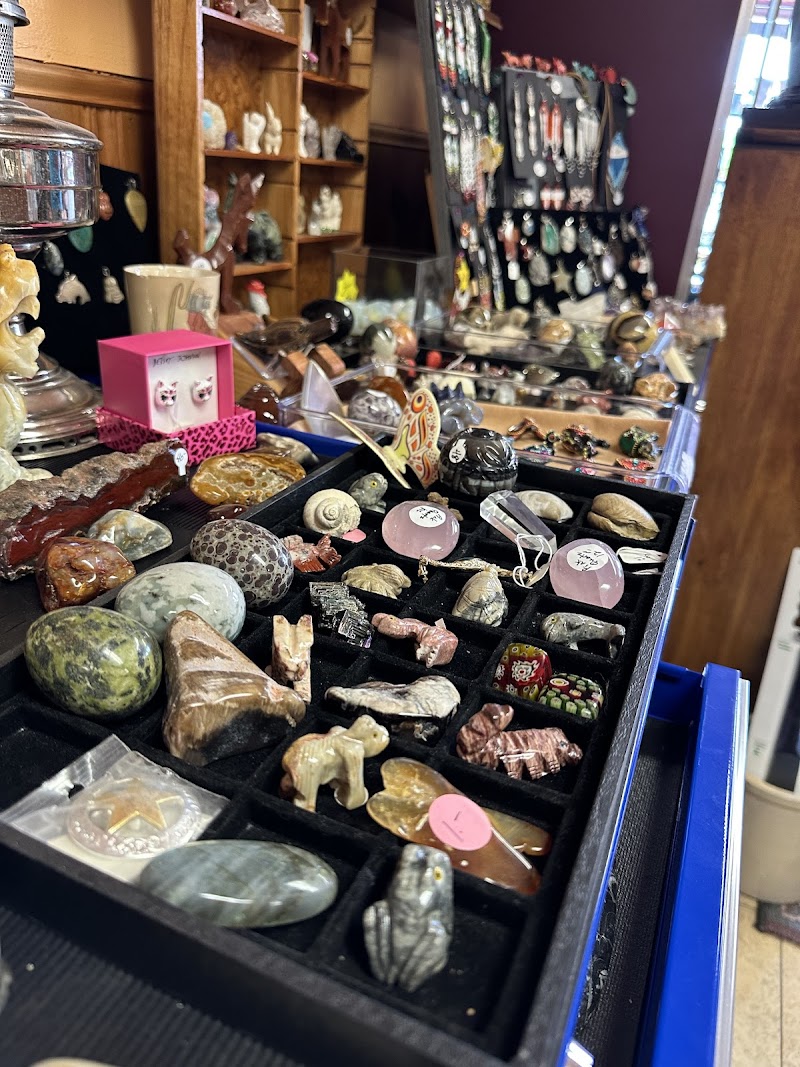 Ivy Warren Art & Antiques