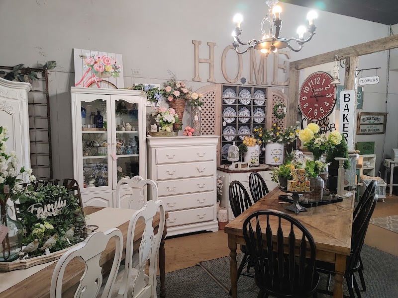 Vintage Marketplace on 2nd Street 