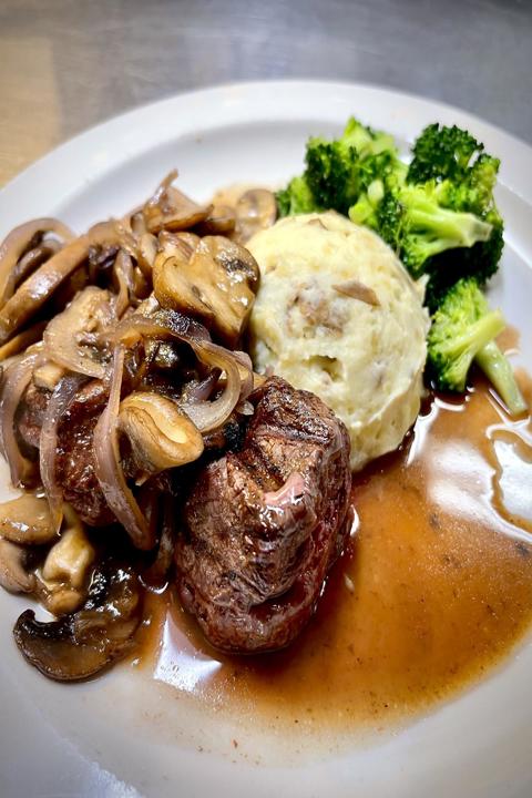 Houligan's Steak and Seafood Pub