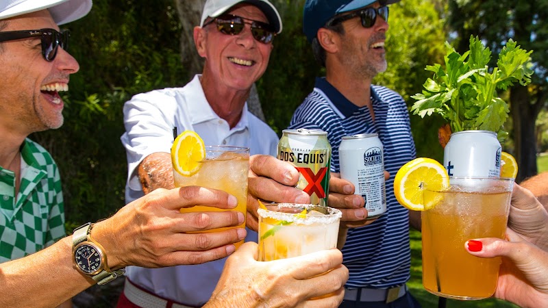 Desert Island Golf & 9 1/2 Kitchen & Bar