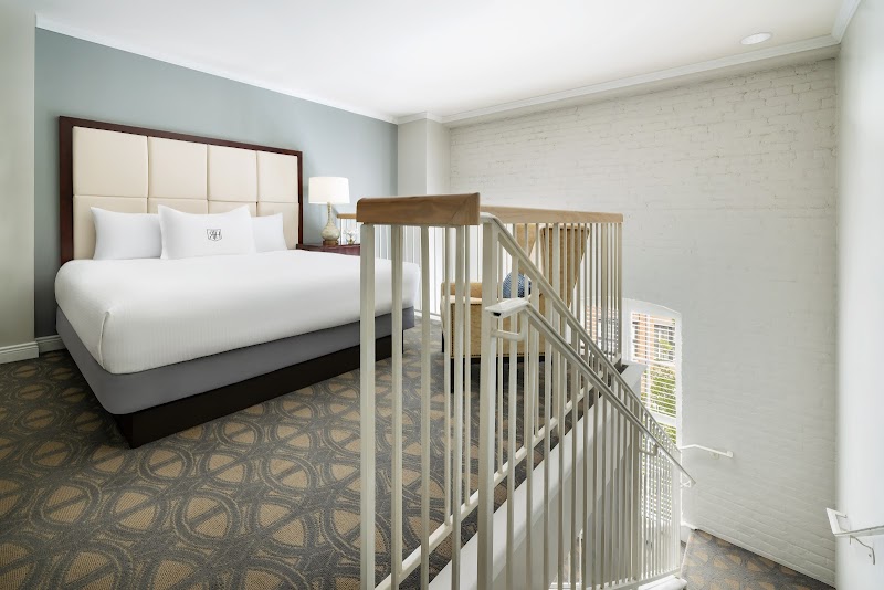 Riverfront Hotel