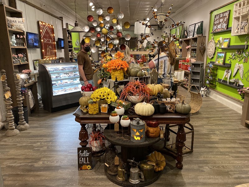 Decor on the Hill - Historic Downtown