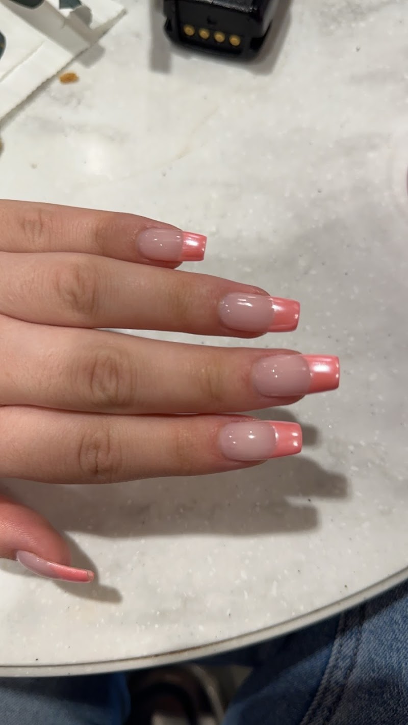 Dolled Up A Nail & Lash Studio