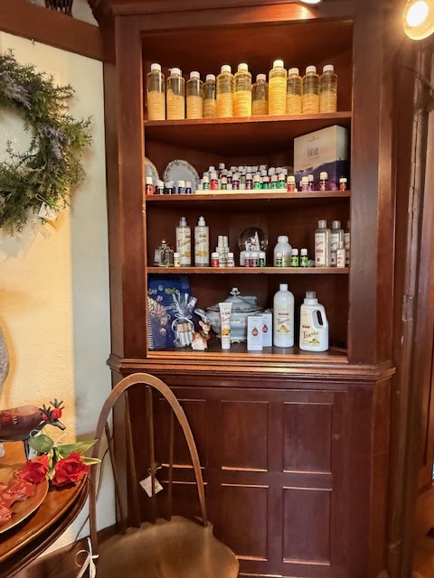 Laurel Ridge Antiques, Inn & Christmas