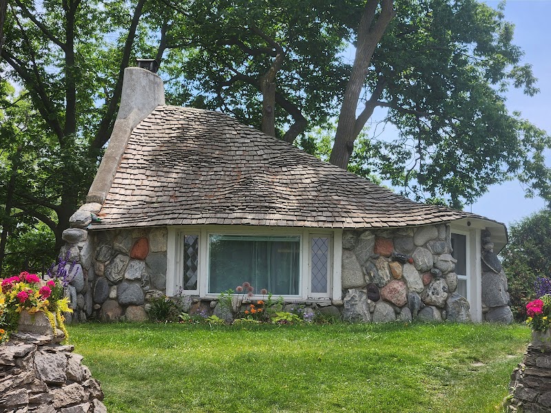 Mushroom House Tours