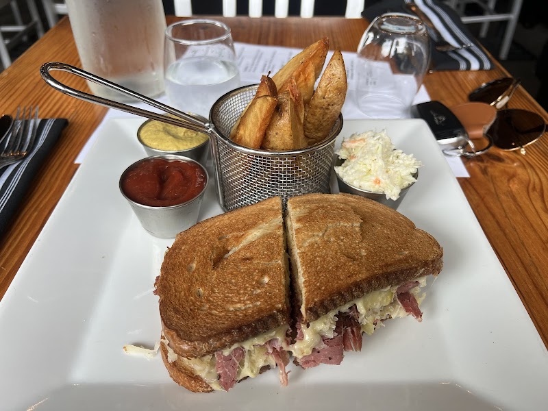 Dark Horse Restaurant