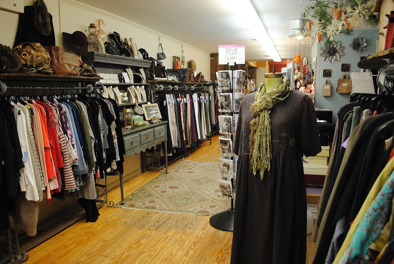 Country Chic - A New & Recycled Boutique