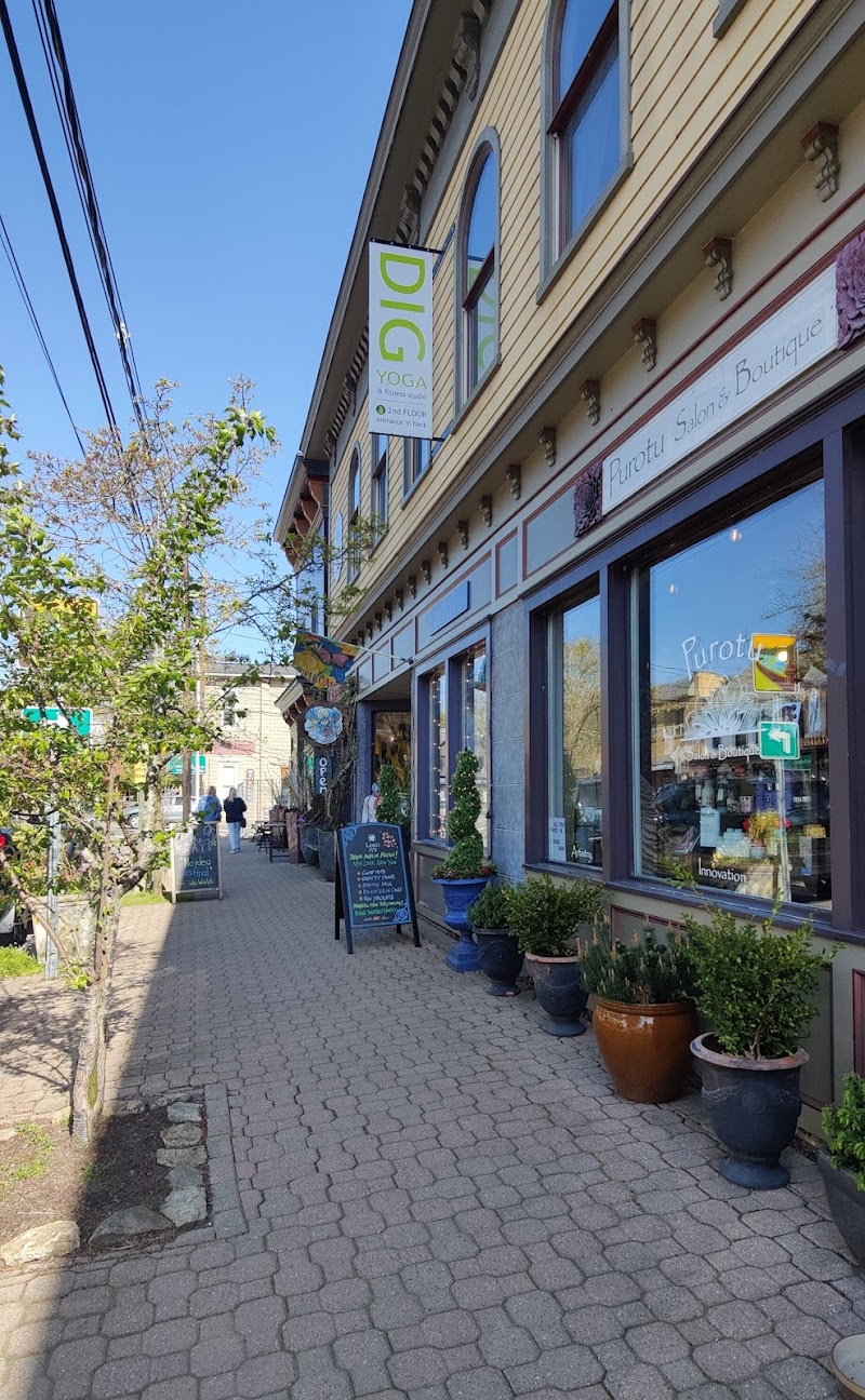 Purotu Salon & Boutique