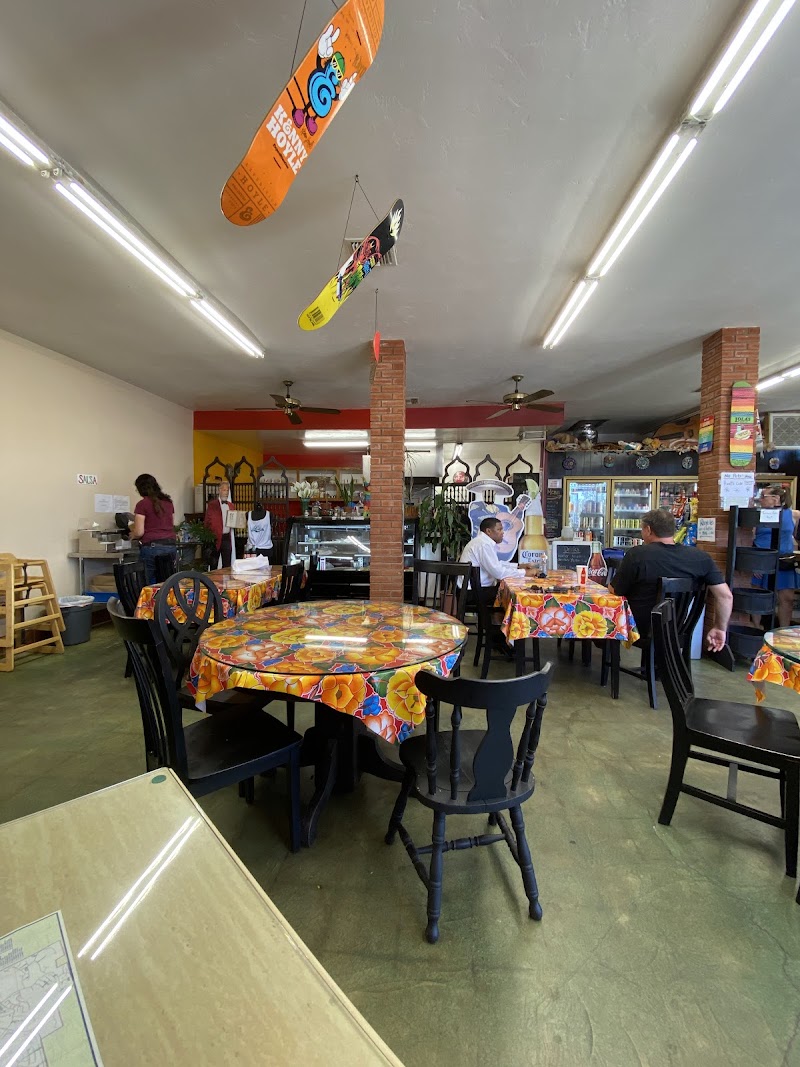 Lola's 7-Up Mexican Market & Deli