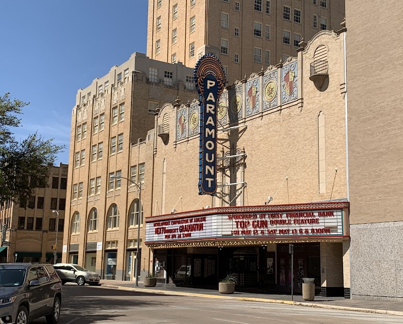 IN-Focus STUDIO  302